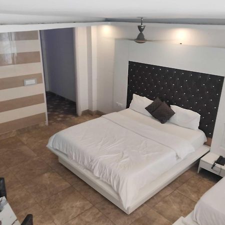 Super Hotel O Vivaan Residency Rohtak Esterno foto
